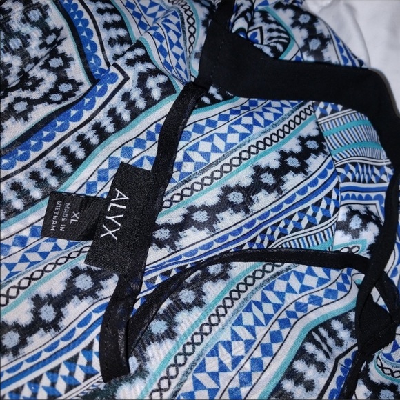 🌟🌟🌟BOHO STYLE SILKY TUNIC STYLE TOP ❣️😍 - Picture 3 of 4